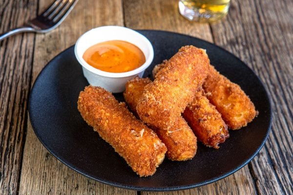 Mozzarella Sticks (6 pcs)
